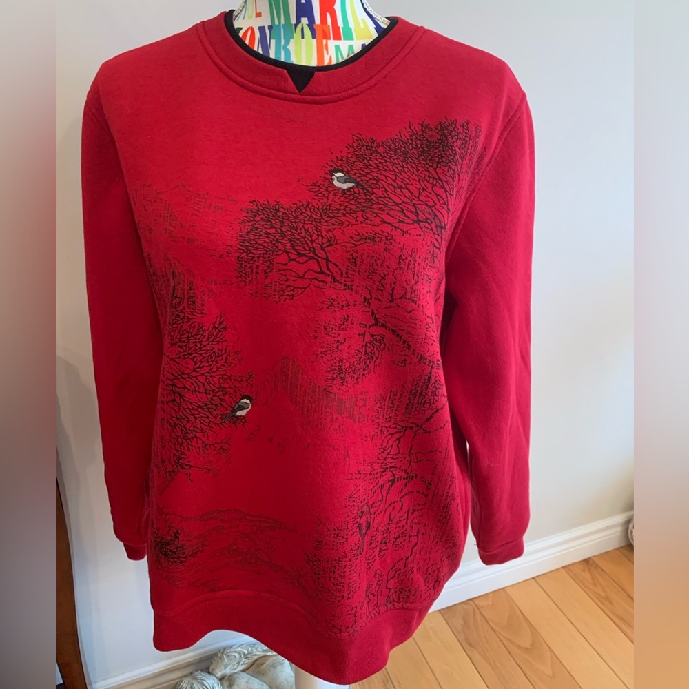 Northern Traditions Red Graphic Sweatshirt with Birds